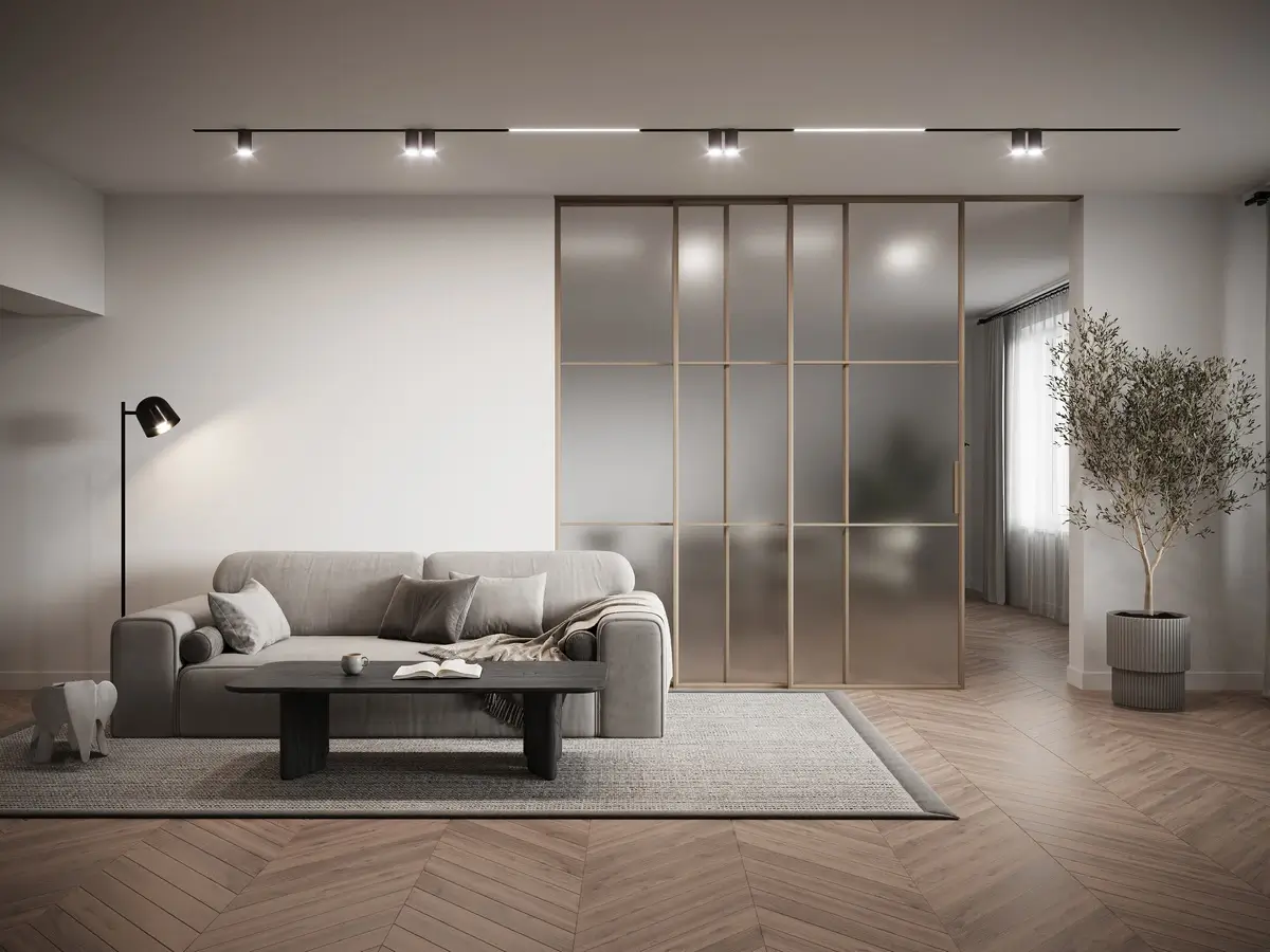 Раздвижная трехстворчатая алюминиевая межкомнатная перегородка Grafia с системой открывания купе в песочном цвете с матовым стеклом для зонирования гостиной и столовой